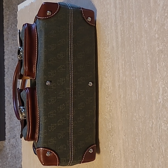 Dooney & Bourke Vintage Double Pocket Satchel w/ Flap, & Wristlet, EUC!! - Picture 6 of 12